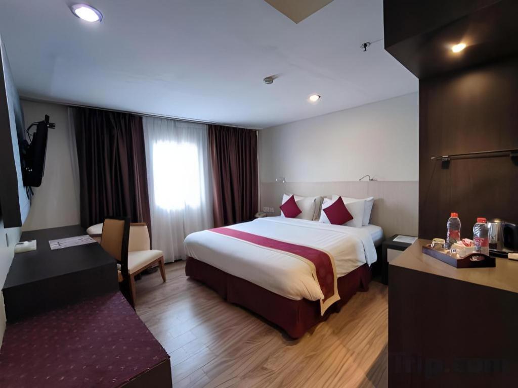 Hermes Palace Hotel Medan Extérieur photo