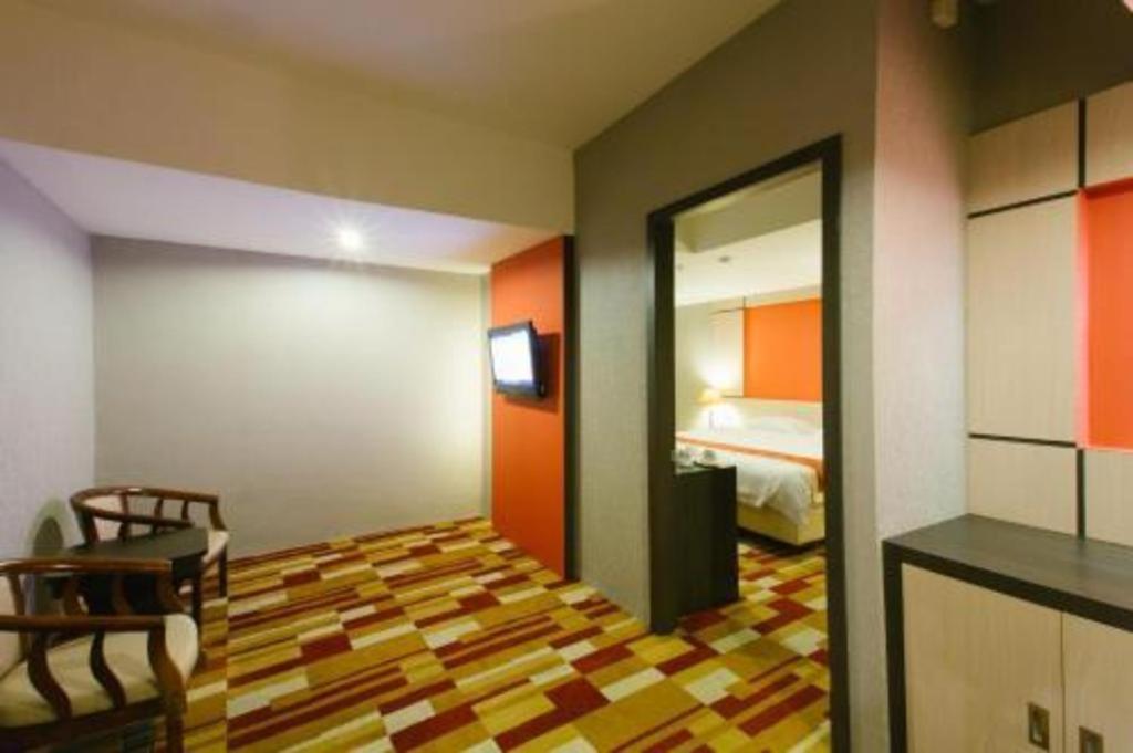 Hermes Palace Hotel Medan Extérieur photo