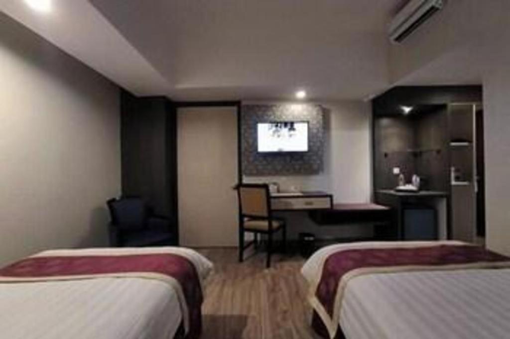Hermes Palace Hotel Medan Extérieur photo