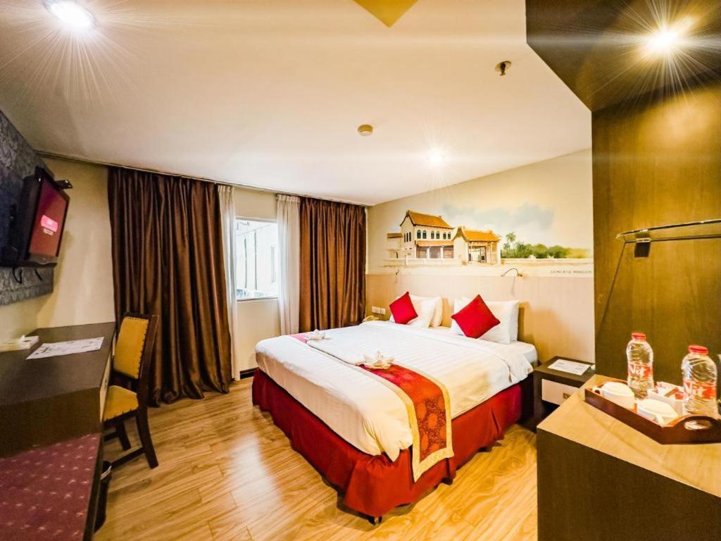 Hermes Palace Hotel Medan Extérieur photo