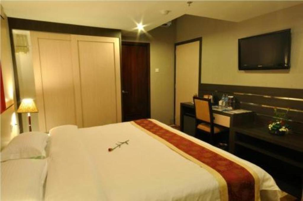 Hermes Palace Hotel Medan Extérieur photo