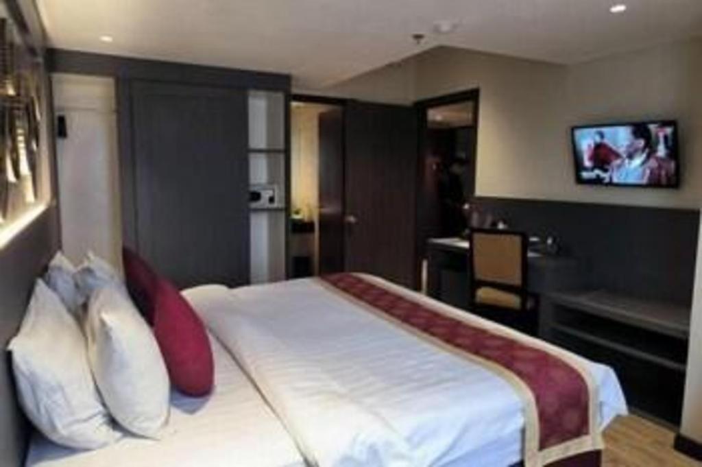 Hermes Palace Hotel Medan Extérieur photo