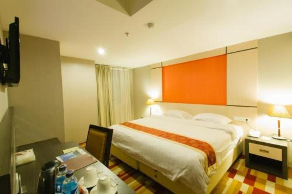 Hermes Palace Hotel Medan Extérieur photo
