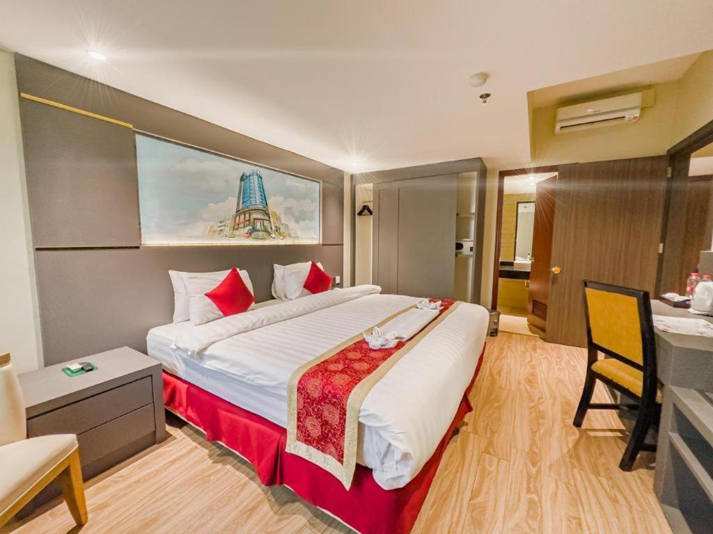 Hermes Palace Hotel Medan Extérieur photo