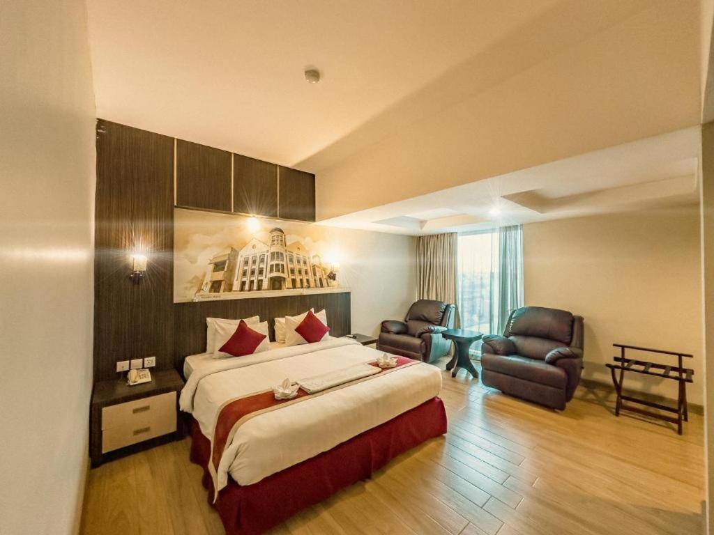 Hermes Palace Hotel Medan Extérieur photo
